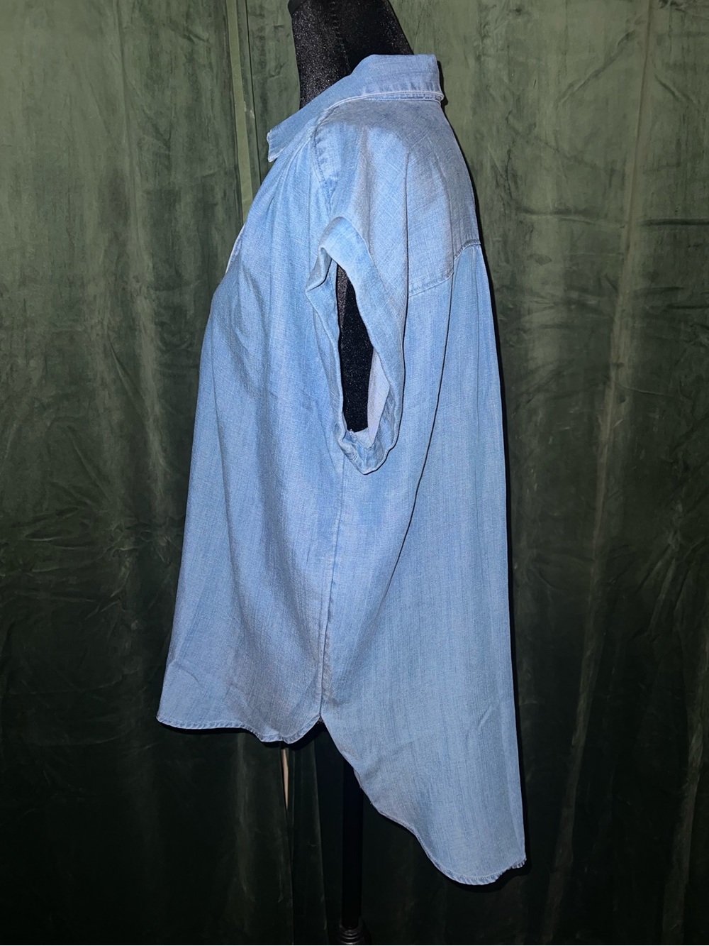 LOFT-NWT - Size M - Runs LARGE -Light Wash Denim Button-Up Shirt - Classic Blue